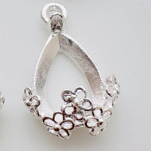 Basket Pearl Pendant - Rice Oyster Opening