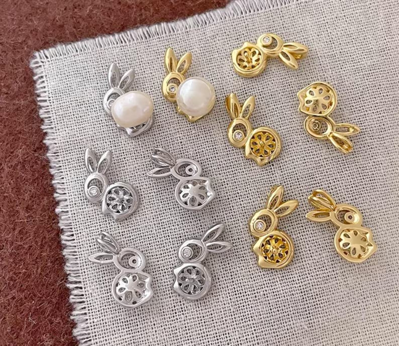 Little Bunny Pearl Pendant - One Round Oyster Opening